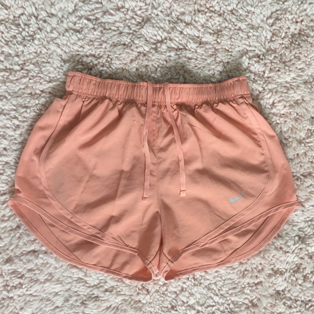 nike clinched tempo running shorts